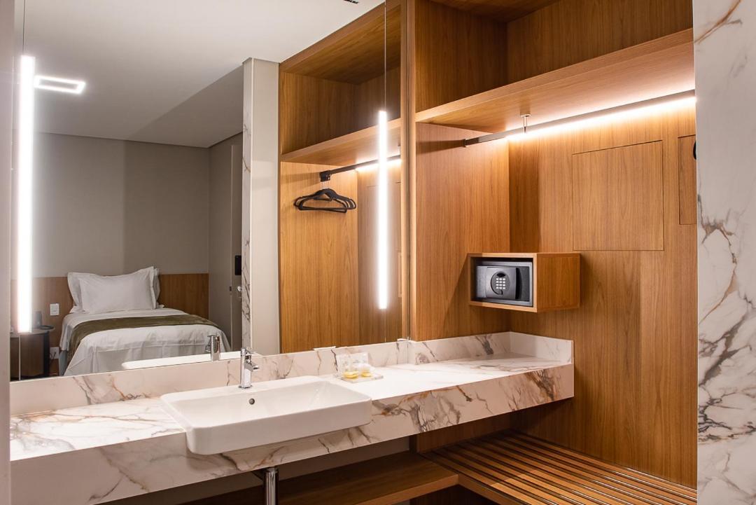 Amazon Aeroporto Hotel Куяба Экстерьер фото