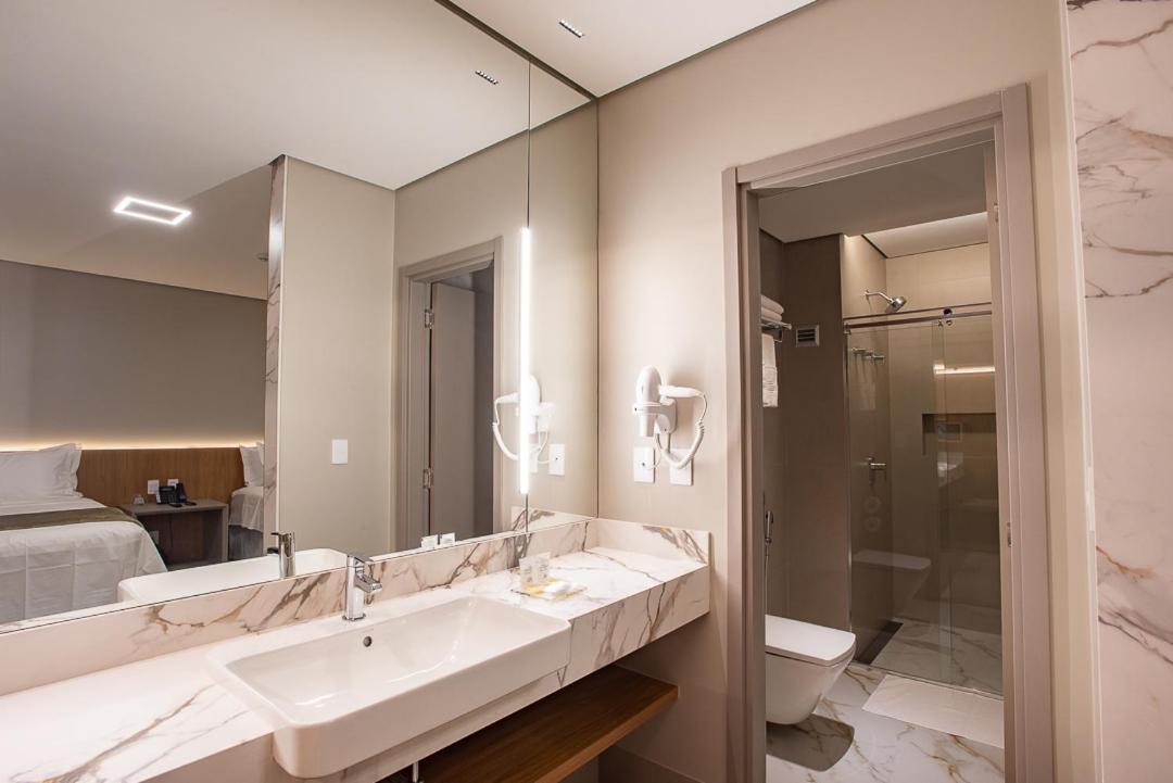Amazon Aeroporto Hotel Куяба Экстерьер фото