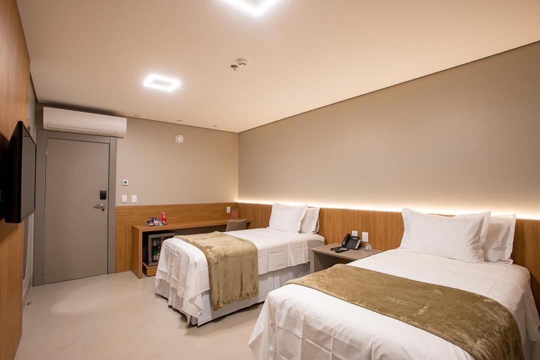 Amazon Aeroporto Hotel Куяба Экстерьер фото