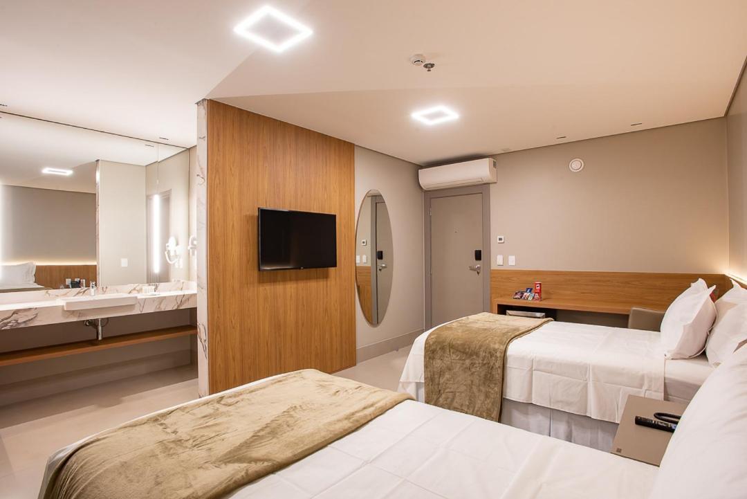 Amazon Aeroporto Hotel Куяба Экстерьер фото